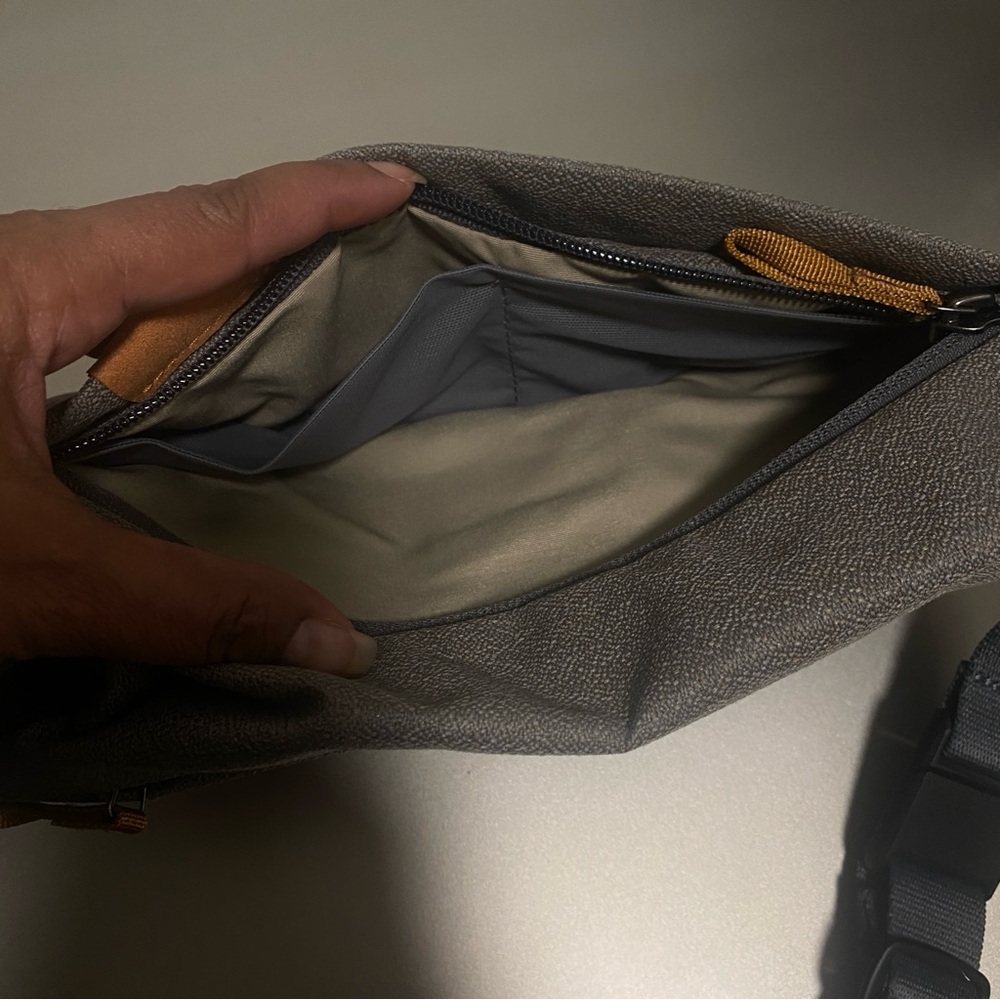 NWT Bellroy Sling Mini Sling, Belt and Crossbody Bag in Limestone - Picture 14 of 16